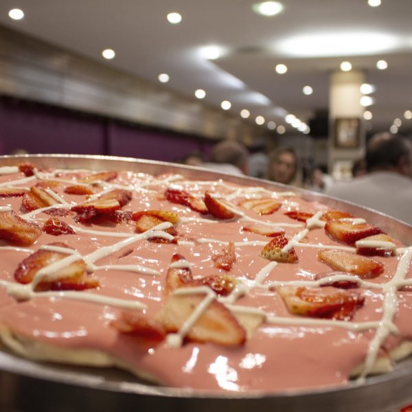 pizza mousse de morango - pizzaria bella ravenna