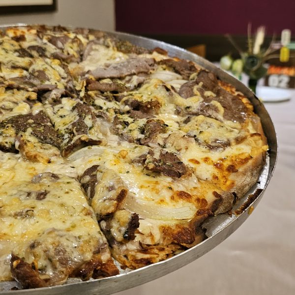 pizza picanha acebolada com manteiga - pizzaria bella ravenna